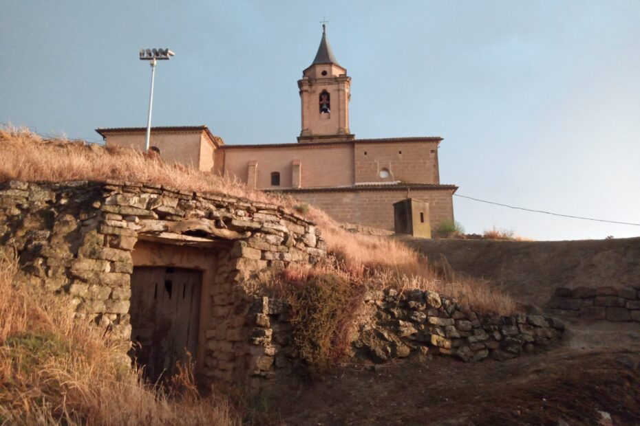 Bodegas e iglesia de Las Pedrosas